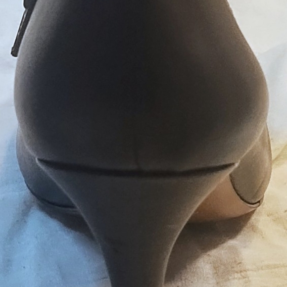 Coach heels size 7.5 - Picture 7 of 11